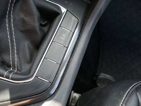Certified 2022 Volkswagen Tiguan SE AWD/4WD image 35