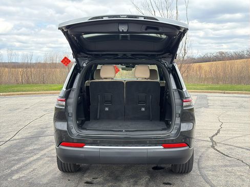 Used 2024 Jeep Grand Cherokee L Limited w/ Luxury Tech Group II AWD/4WD image 42
