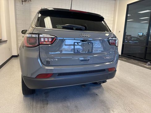 Used 2022 Jeep Compass Limited image 39