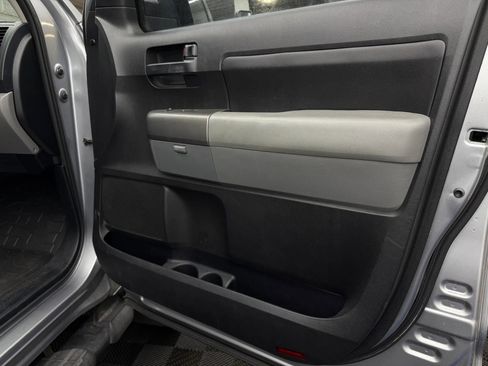Used 2013 Toyota Tundra 4x4 Double Cab w/ Tow Pkg image 5