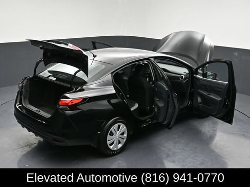 Used 2025 Nissan Versa S w/ Trunk Package image 31