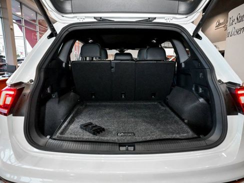 Used 2024 Volkswagen Tiguan SE R-Line image 20