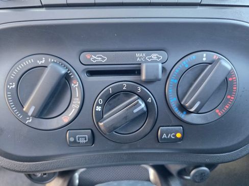 Used 2016 Nissan Juke S FWD image 18