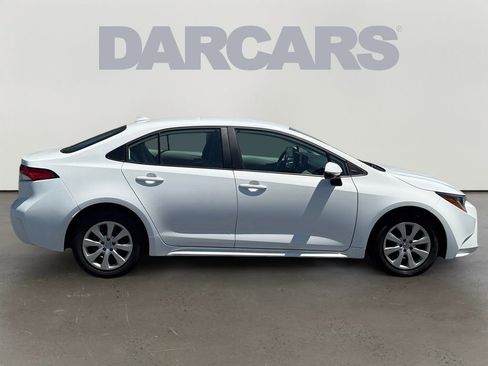 Used 2025 Toyota Corolla LE FWD image 8