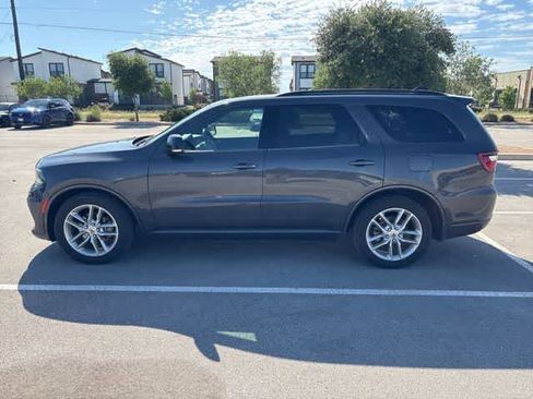 Used 2024 Dodge Durango GT RWD image 2