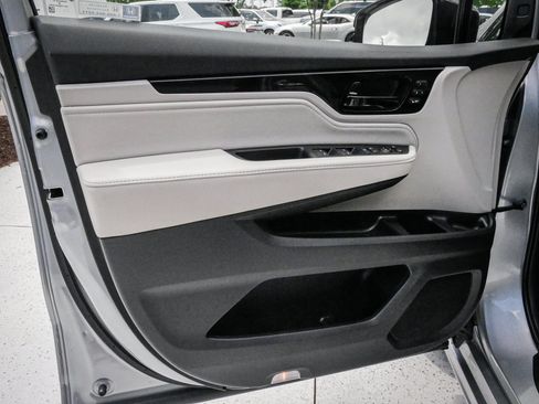 Certified 2026 Honda Odyssey Elite image 14