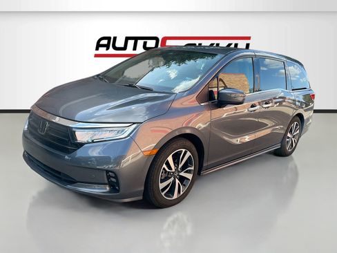 Used 2023 Honda Odyssey Touring image 3
