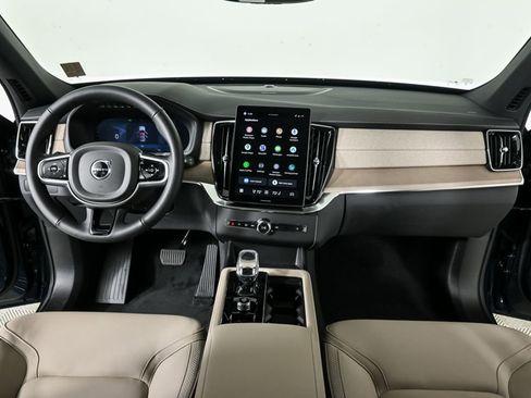 Used 2026 Volvo XC90 B6 Plus w/ Protection Package Premier image 19