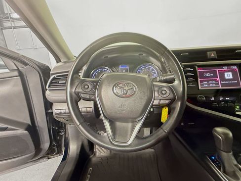 Certified 2019 Toyota Camry SE image 11