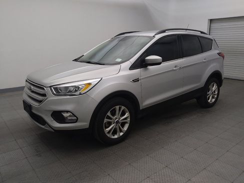 Used 2019 Ford Escape SEL FWD image 2