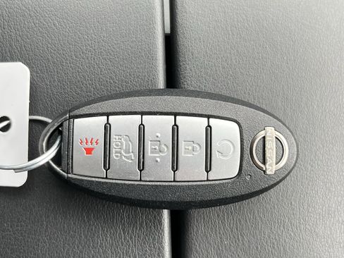 Used 2022 Nissan Rogue Platinum w/ Head-Up Display Package image 29