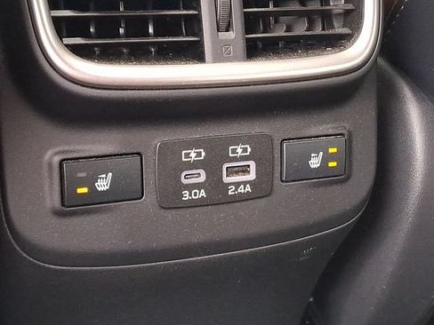 Used 2025 Subaru Outback Touring AWD/4WD image 12