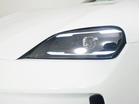 Certified 2025 Porsche Taycan RWD image 40