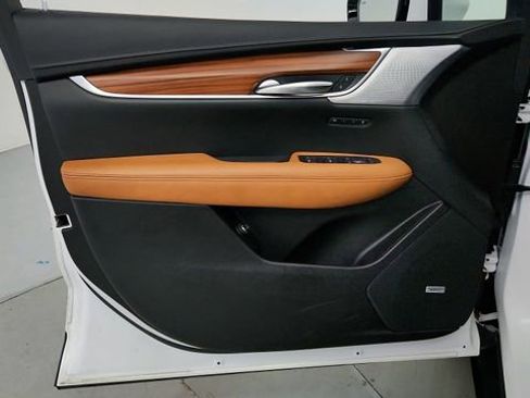 Certified 2023 Cadillac XT5 Premium Luxury image 11