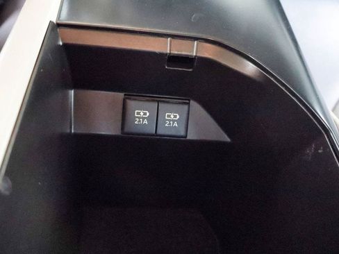Used 2020 Toyota Camry LE FWD image 46