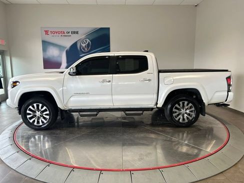 Used 2023 Toyota Tacoma Limited AWD/4WD image 4