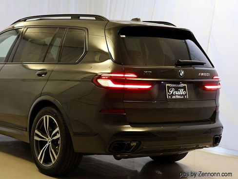 Used 2027 BMW X7 M60i AWD/4WD image 8