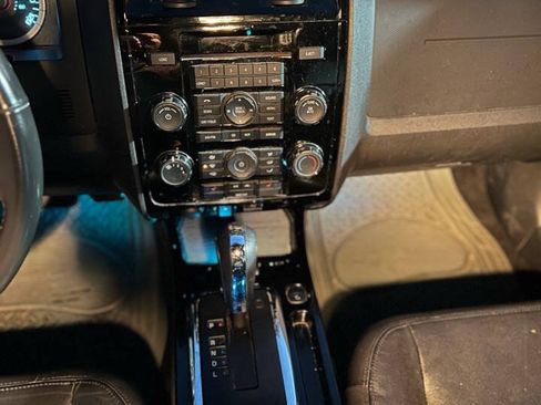 Used 2010 Ford Escape Limited FWD image 12