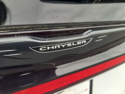 New 2026 Chrysler Pacifica Limited w/ Uconnect Theater Family Group image 27