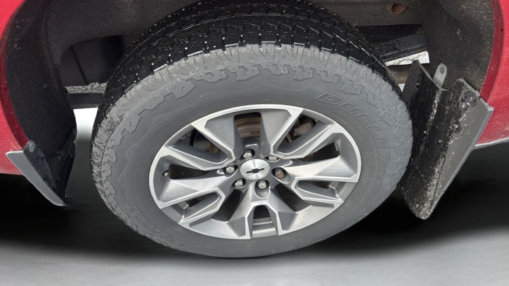 Used 2021 Chevrolet Silverado 1500 RST w/ Safety Package AWD/4WD image 12