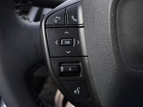 Used 2023 Toyota Prius LE FWD image 33
