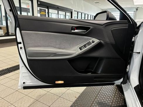 Used 2019 Toyota Avalon XSE w/ All Weather Liner Package image 12