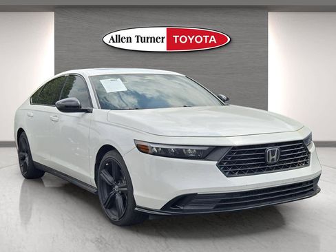 Used 2023 Honda Accord Sport image 1