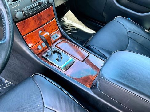 Used 2004 Lexus LS 430 RWD image 16