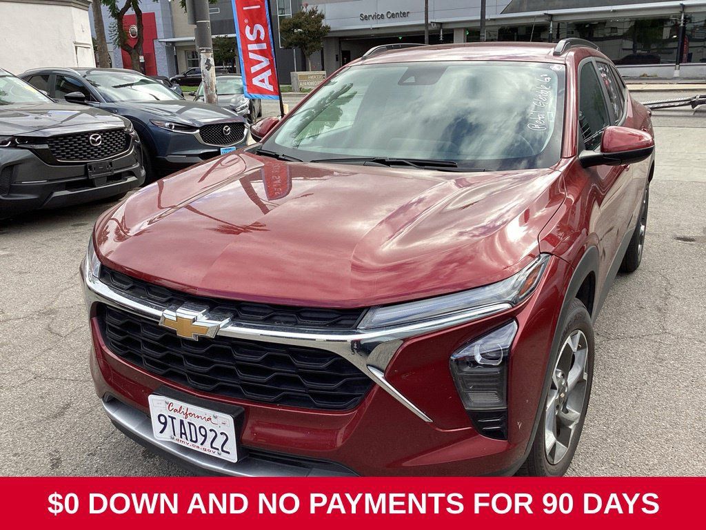 Used 2025 Chevrolet Trax LT w/ LT Convenience Package FWD image 1