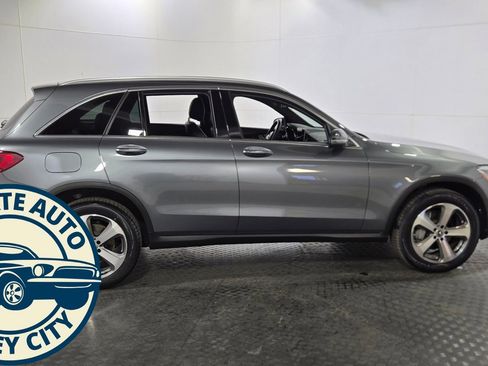 Used 2022 Mercedes-Benz GLC 300 4MATIC image 8