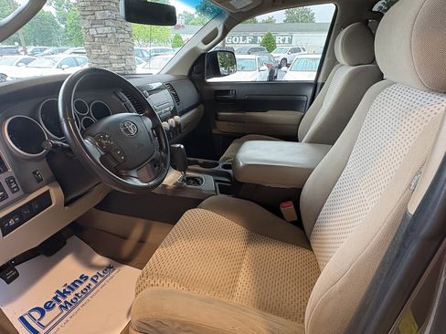 Used 2010 Toyota Tundra 2WD CrewMax image 21