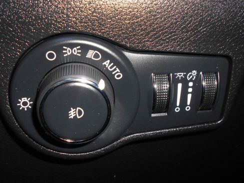 Certified 2024 Jeep Compass Latitude image 14