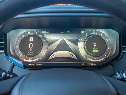 Used 2025 Land Rover Range Rover Sport Autobiography image 14