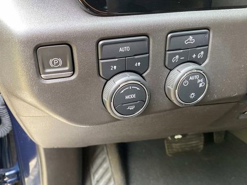 Used 2023 Chevrolet Silverado 1500 LT AWD/4WD image 16