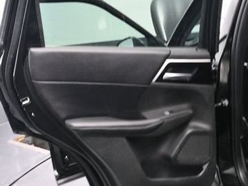 Used 2022 Mitsubishi Outlander SE AWD/4WD image 34