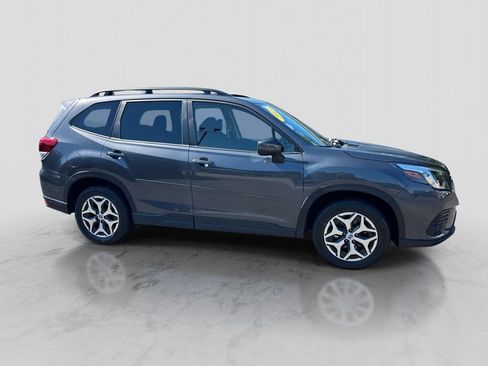 Certified 2023 Subaru Forester Premium AWD/4WD image 6