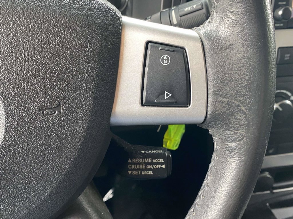 Used 2008 Jeep Commander Sport RWD image 23