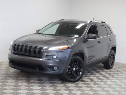 Used 2016 Jeep Cherokee Latitude w/ Comfort/Convenience Group