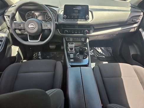 Used 2024 Nissan Rogue S FWD image 12