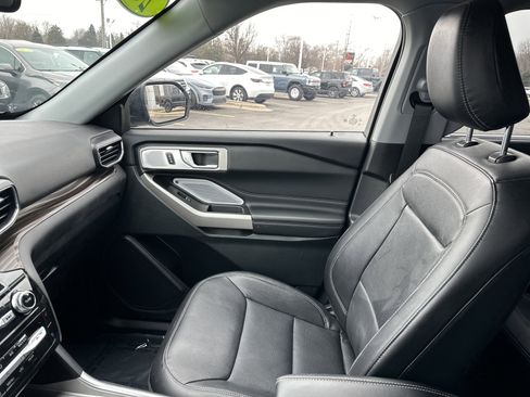 Certified 2023 Ford Explorer Limited w/ Limited Technology Package image 23