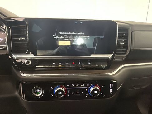 Used 2024 GMC Sierra 1500 SLT AWD/4WD image 27