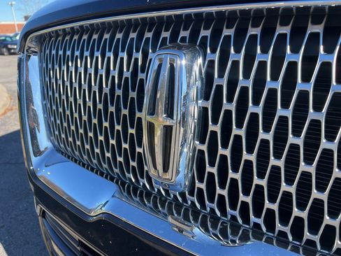 Used 2021 Lincoln Navigator Reserve w/ Luxury Package image 10