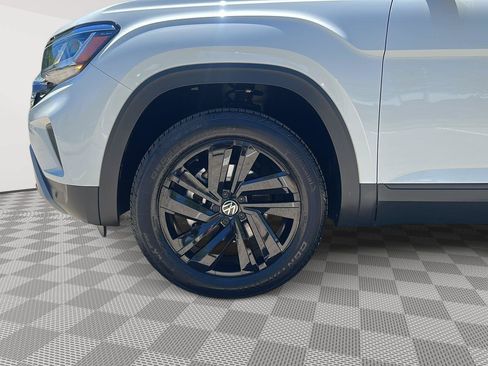 Used 2023 Volkswagen Atlas SE w/ Panoramic Sunroof Package AWD/4WD image 9