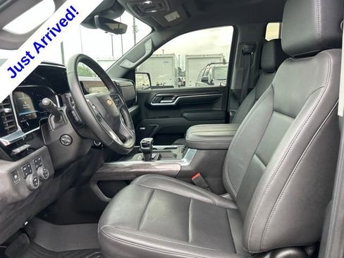 Used 2024 Chevrolet Silverado 1500 LTZ AWD/4WD image 15