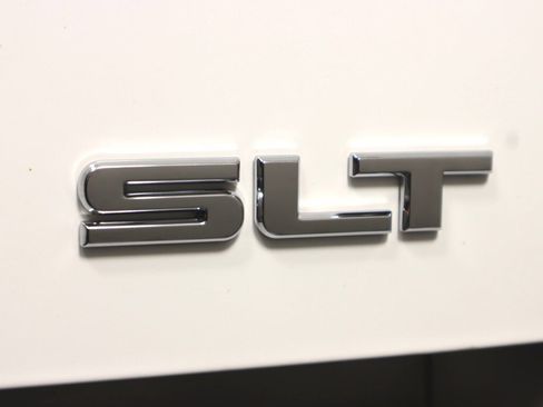 Used 2018 GMC Sierra 1500 SLT image 44