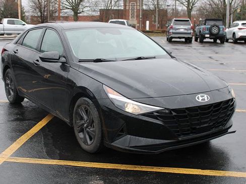 Used 2022 Hyundai Elantra SEL w/ Convenience Package image 4