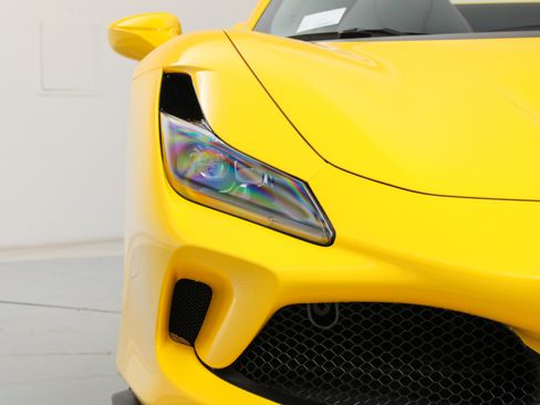 Certified 2022 Ferrari F8 Tributo image 22