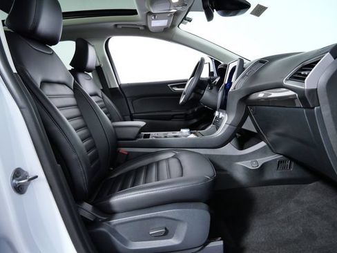 Certified 2024 Ford Edge SEL w/ Convenience Package AWD/4WD image 11