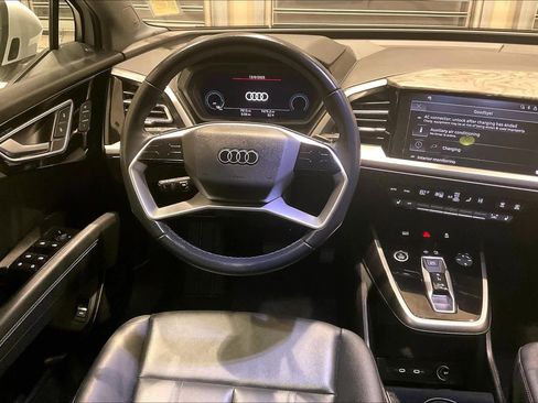 Used 2024 Audi Q4 e-tron Premium Plus image 5