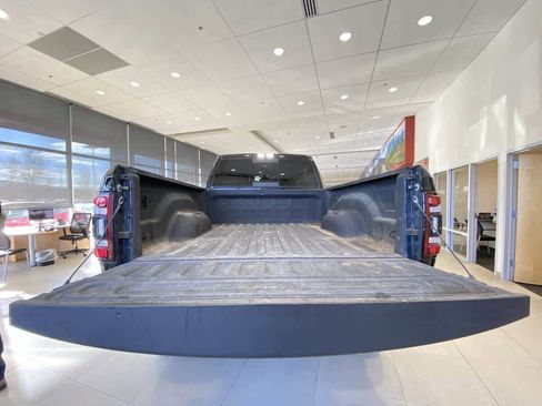 Used 2019 RAM 2500 Laramie w/ Black Appearance Package image 25